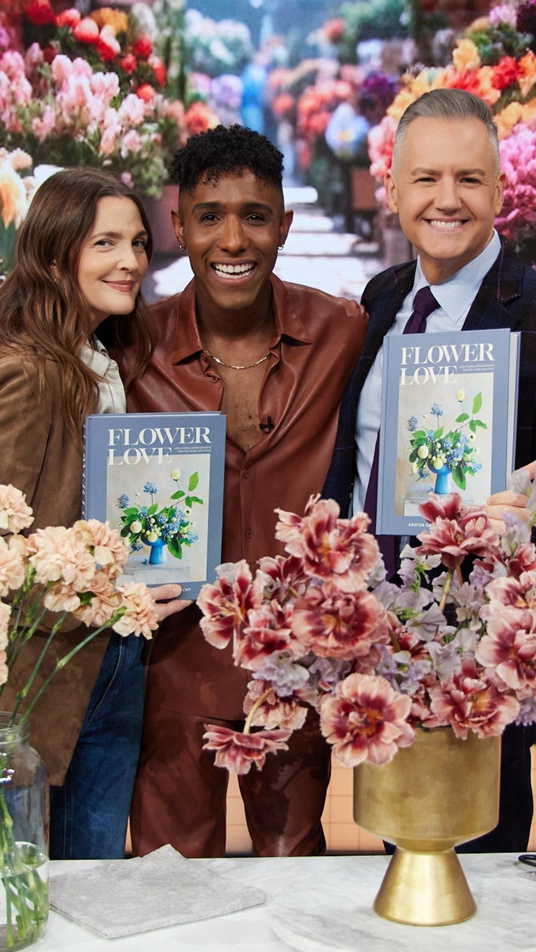 Embrace the Beauty of the Present: How Flowers Teach Us to Live in the Moment